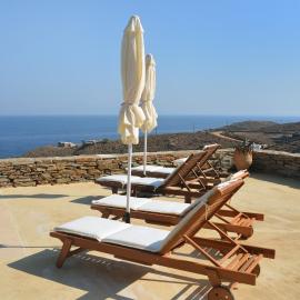Heliopetra Family Home with a swimming pool in the area of Otzia โรงแรมในGrionísi