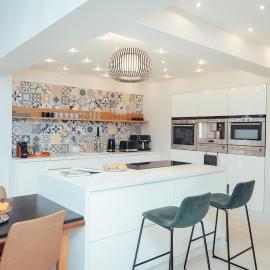 Modern 4-Bedroom Family House, Free Parking Included