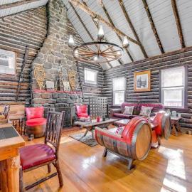 The Rustic Cabin, hotelli kohteessa Blakeslee
