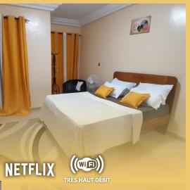 Bedroom-Simple and Comfortable-Colobane, Dakar, hotell i Dakar
