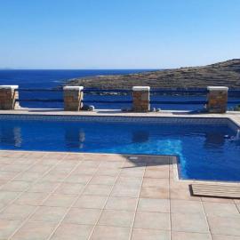 Cycladic House KRIOS with a Pool and 2min from the beach