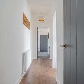 Spacious 3 bed flat- Free parking Edinburgh & Fife