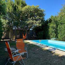 Casa con pileta y patio privado en Ibarlucea, hotel Ibarluceában