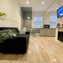 A3 High Town Apartments, steps from Luton train station, hotel in Luton