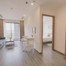 Deluxe 1-bedroom And 1-living Room Suite, hotel in Gia Lâm Pho