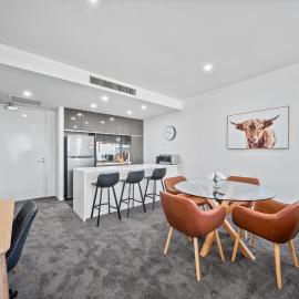 Stylish 1-Bed Retreat Steps from Foreshore