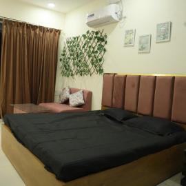 Ivy Bliss Studio with Common Pool, B 14, Karjat, hotel in Karjat