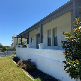 1920's Local Heritage Character home 'Rangatira' 3 bedroom, 2 living room family home, hotel di Mount Gambier