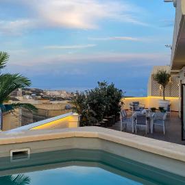 Gozo Luxury Penthouse, hotel em Qala