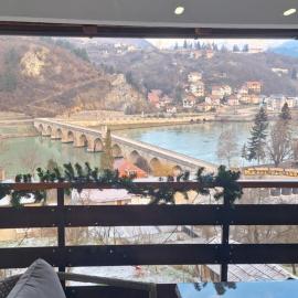 Apartman Dan & Noc: Višegrad şehrinde bir otel