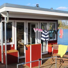 Abenteuer Flusslandschaft - Hausboot fest vertäut in Mecklenburg-Vorpommern