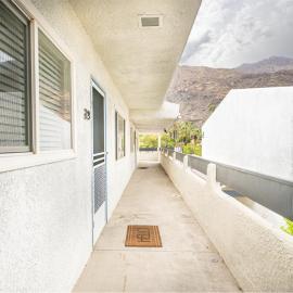 Sunny Palm Springs 1 Bedroom Oasis by MariamsBnb