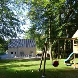 Séjour en famille au Bois Joli, détente, nature, activités pour tous, hotel v destinácii Beauraing