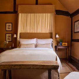 The Merry Harriers Pub, hotel sa Hambledon