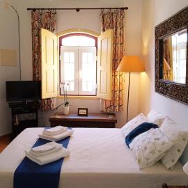Rustic Village House for Nature & Trekking Lovers, hotell sihtkohas Furnazinhas
