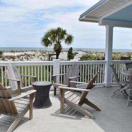 Cottage One Gorgeous Ocean View From 60 foot Deck, hotel din Saint Augustine Beach