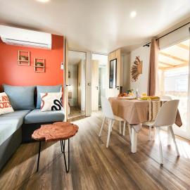 Dreamy Lodge - Plaisir & Plage à 100m، فندق في كانيه ان روسيلون