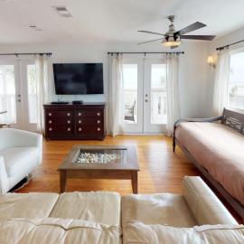 BEST BEACH Cottage Two Gorgeous Ocean Views - Renovated Like POTTERY BARN - Beach Steps Away