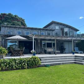 Coro Beach Haven - Hahei Holiday Home