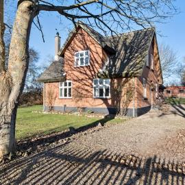 Four-Bedroom Holiday Home In Humble