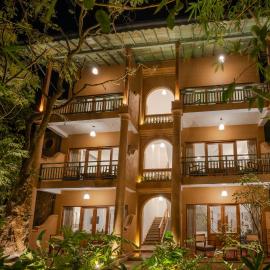 Aurora, hotell Unawatunas