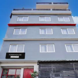 Townhouse Gomti Nagar Sector 6 Near Ekana Stadium、ラクナウのホテル