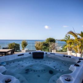 Modern Penthouse - Sunset, Jacuzzi & Sea Views