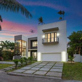 Heated Pool & Rooftop Near Intracoastal