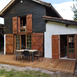 grange aménagée, hotel in Mimizan