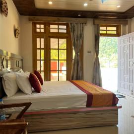 Rock Mountain Premium Homestay, Dalhousie Family & Couple Friendly Relaxing Stay Away from Crowd