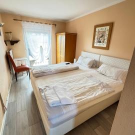 Hotel zur Küferschenke, מלון בנירשטיין