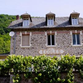 Gîte ecole 4 – hotel w mieście Soursac