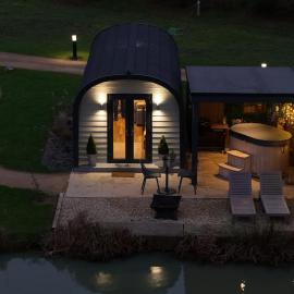 New Farm Cheshire Holidays, Hotel in Winsford