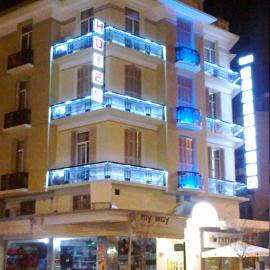 Metropolis Hotel，歇斯的飯店