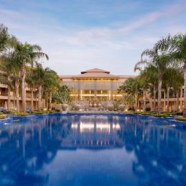 Dusit Thani LakeView Cairo, hotel in Caïro
