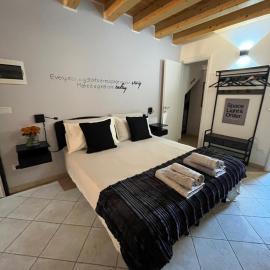 Adria Art Apartments 2, hótel í Adria
