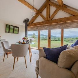 The Cart Shed - romantic hideaway with a view!