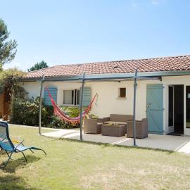 La Maison Bleue, Hotel in Linxe