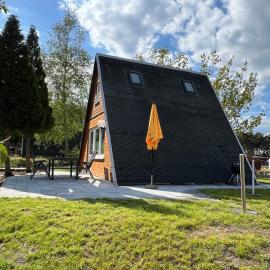 Finnhütte Marie am Storkower See โรงแรมในชตอร์โคว์