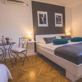 Violet Seaview Apartment