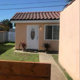 Cozy Serene Studio Backhouse w parking near it all