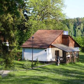 Folwark Wierzchy - Domki koło Tlenia、Wierzchyのホテル