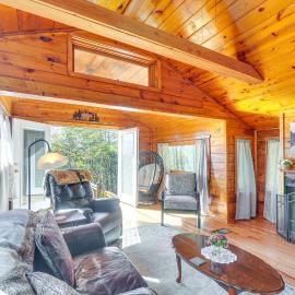 Cabin w/ Deck & Mountain Views Near Gatlinburg!