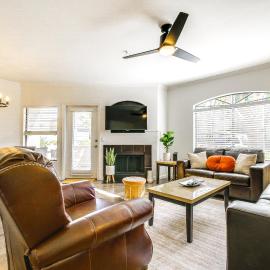 3 Mi to TPC: Chic Condo w/ Pool Access & Grills