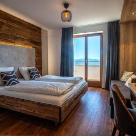 Pension Schlaneiderhof, hotel a Meltina