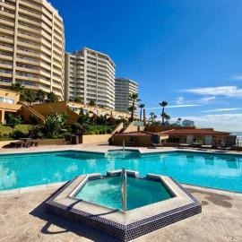 Rosarito Beach and pool access apartment 2bd 2b