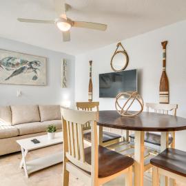 Apartment w/ Easy Access to Indian Rocks Beach!، فندق في كليرووتر بيتش