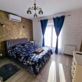 Chic Flat - 24 H self checkin-free parking in the yard, hotell i Floreşti