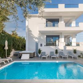 Royal View Villa - Private Pool & Hot Tub