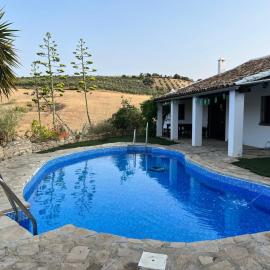 Casa de Campo Cortijo Madrigueras, hotel u gradu Algodonales